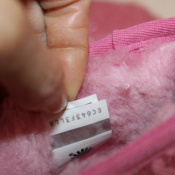 NIB UGG GIRL'S CLASSIC SHORT LEOPARD BOOTS PINK - Picture 4 of 9